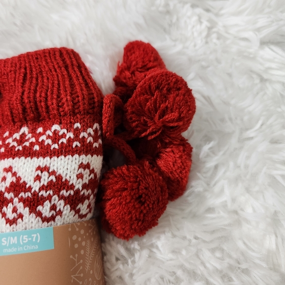 Muk Luks Red and White Fairisle Fuzzy Lounge Socks - Picture 4 of 7